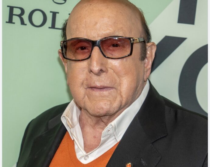Clive Davis passes at 94