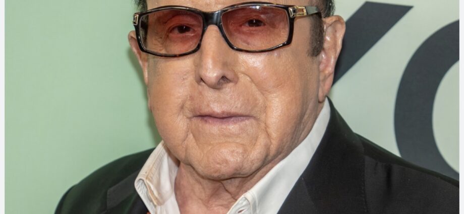 Clive Davis passes at 94